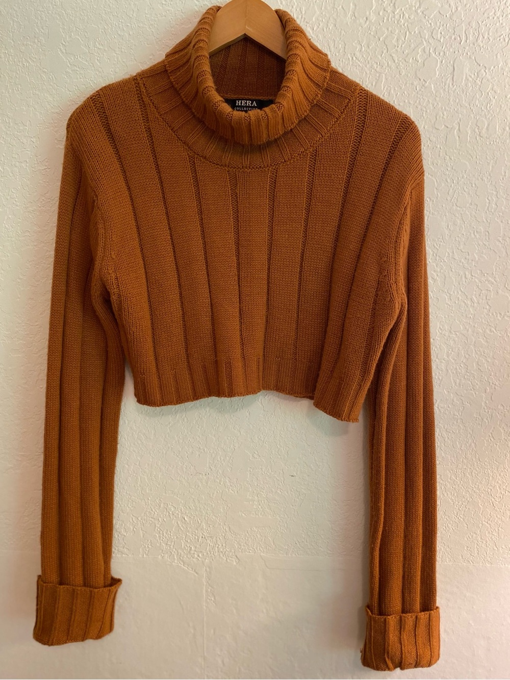 Hera Collection Cropped Turtleneck Sweater in Burnt Orange Women’s L